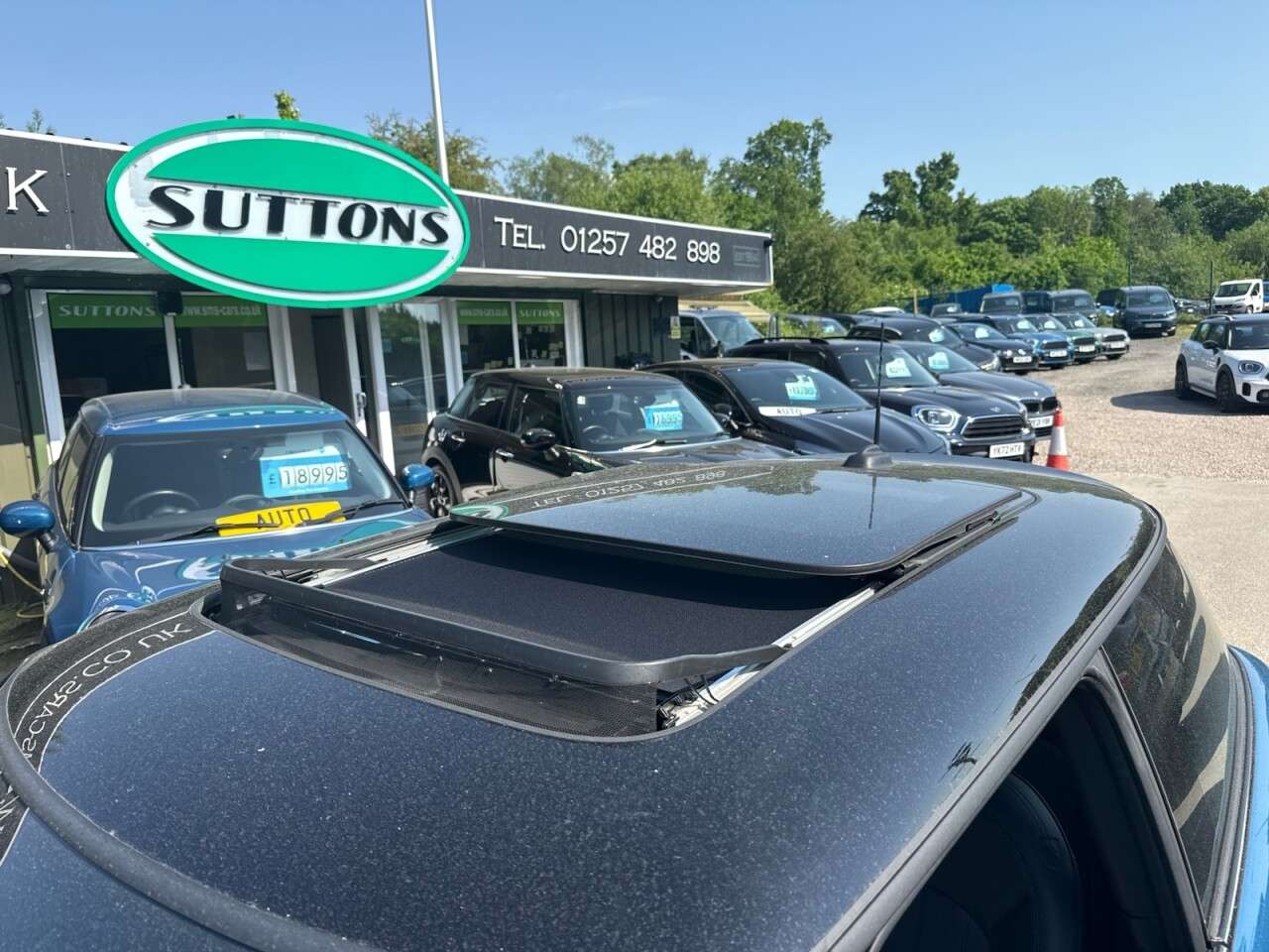 A 2023 MINI ELECTRIC HATCH Cooper SE 32.6kWh Level 3 Hatchback 3dr Electric Auto (184 ps) A 2023 MINI ELECTRIC HATCH Cooper SE 32.6kWh Level 3 Hatchback 3dr Electric Auto (184 ps)