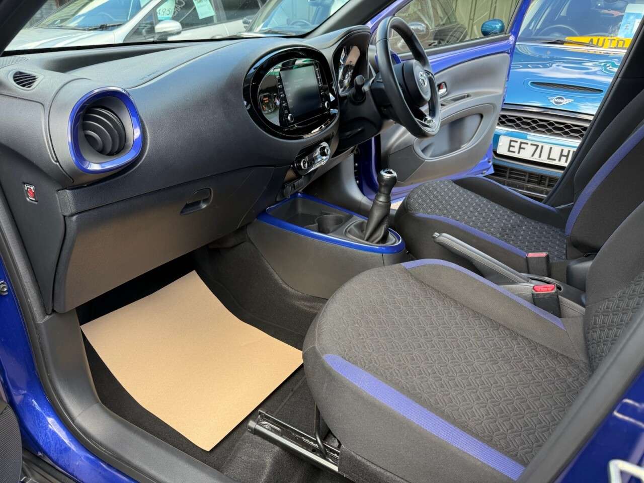 2023 TOYOTA AYGO X 2023 TOYOTA AYGO X