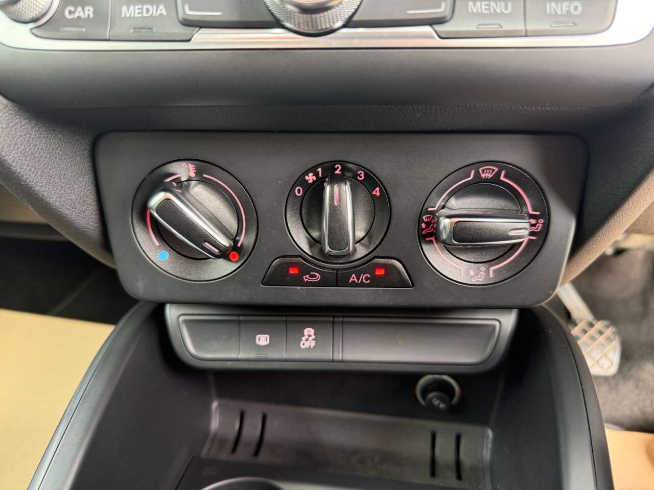2016 AUDI A1 2016 AUDI A1