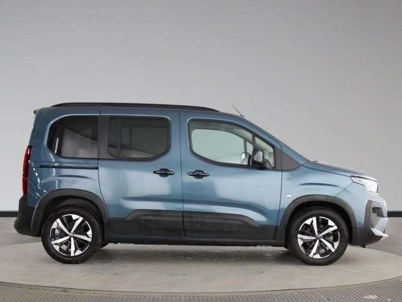 A 2025 PEUGEOT E-RIFTER 52kWh GT Standard MPV 5dr Electric Auto (7.4kW Charger) (136 ps) APPLE CAR A 2025 PEUGEOT E-RIFTER 52kWh GT Standard MPV 5dr Electric Auto (7.4kW Charger) (136 ps) APPLE CAR