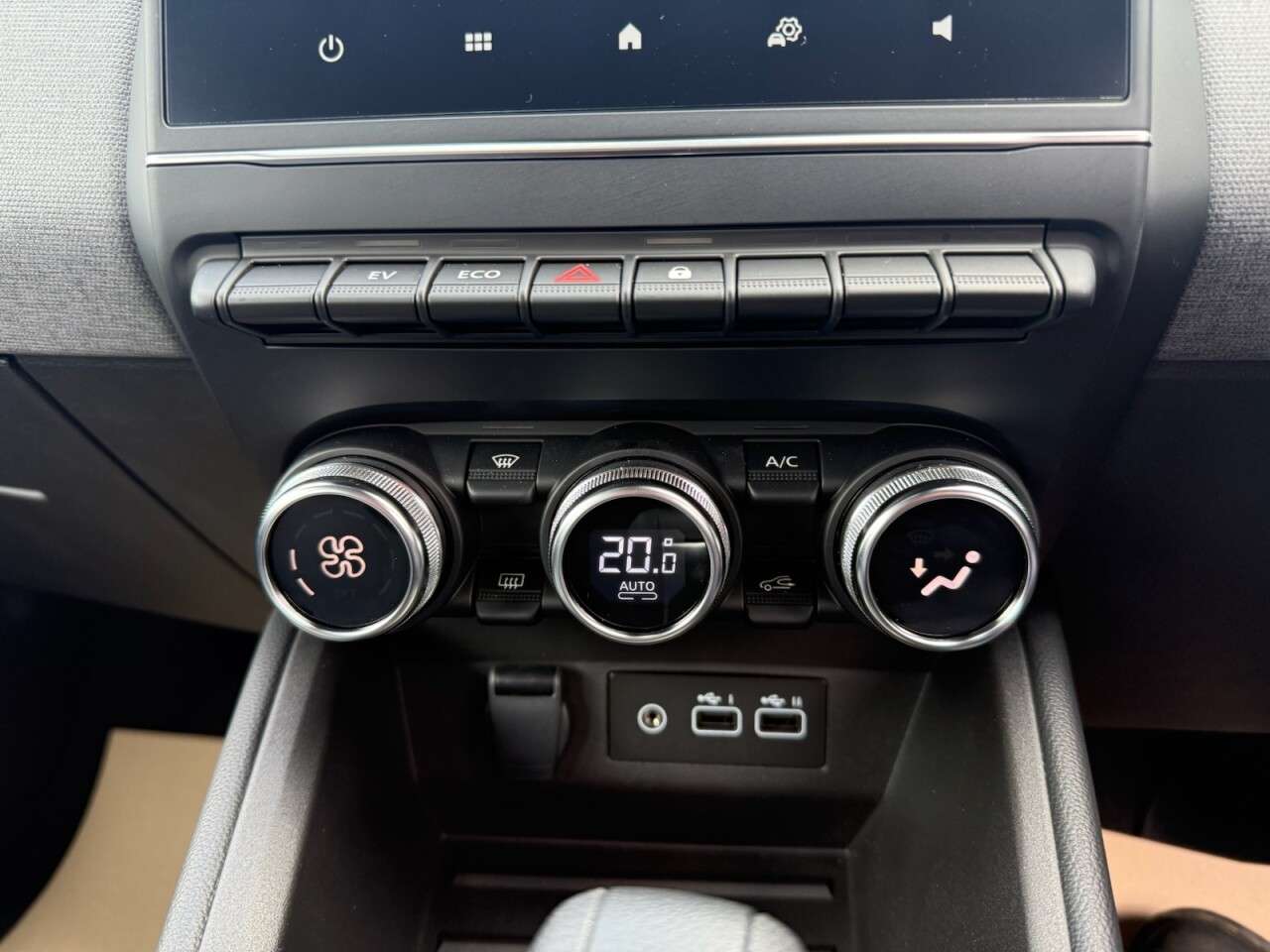 2025 RENAULT CLIO 2025 RENAULT CLIO