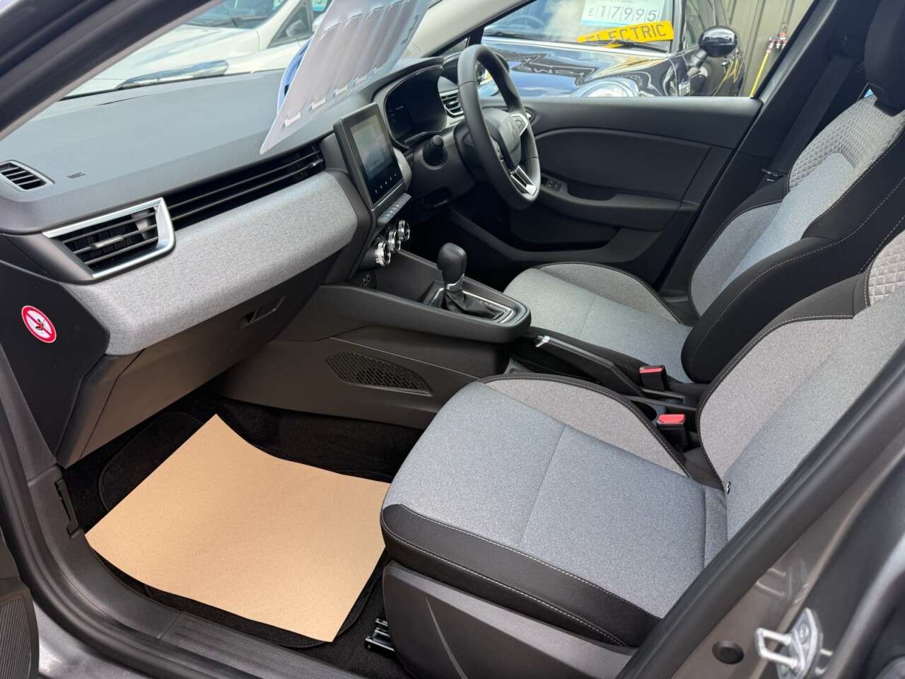 2025 RENAULT CLIO 2025 RENAULT CLIO