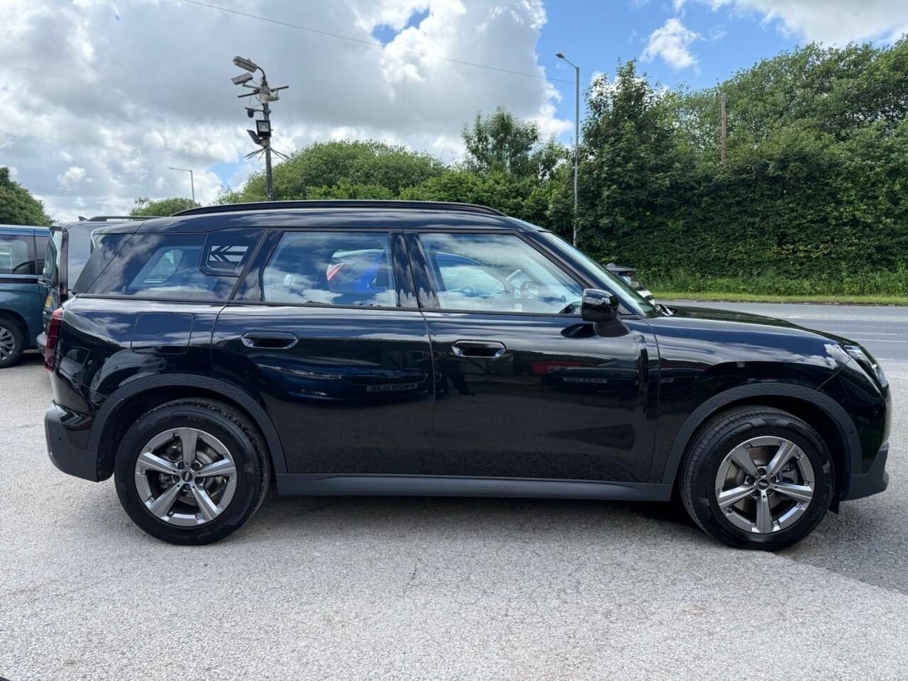 A 2025 MINI COUNTRYMAN 1.5C MHEV Classic SUV 5dr Petrol Hybrid Auto Euro 6 (s/s) (170 ps) REGISTER A 2025 MINI COUNTRYMAN 1.5C MHEV Classic SUV 5dr Petrol Hybrid Auto Euro 6 (s/s) (170 ps) REGISTER