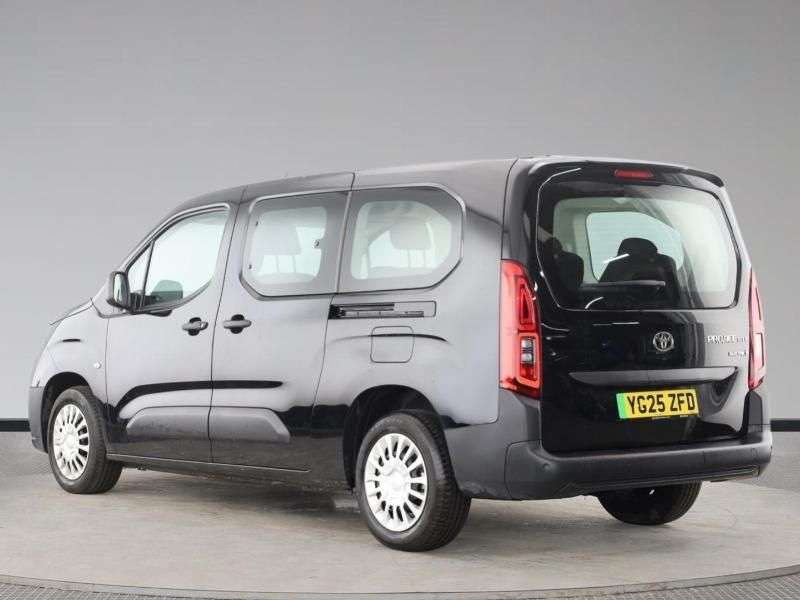A 2025 TOYOTA PROACE CITY VERSO 50kWh Icon Long MPV 5dr Electric Auto (136 ps) +++ARRIVING INTO STOCK SOON+ A 2025 TOYOTA PROACE CITY VERSO 50kWh Icon Long MPV 5dr Electric Auto (136 ps) +++ARRIVING INTO STOCK SOON+