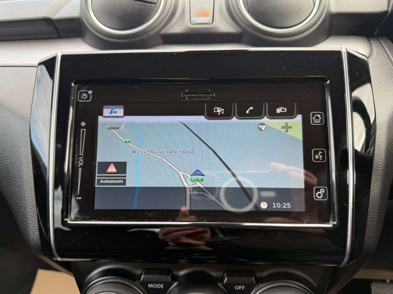 A 2021 SUZUKI SWIFT 1.2 Dualjet MHEV SZ5 Hatchback 5dr Petrol Hybrid CVT Euro 6 (s/s) (83 ps) R A 2021 SUZUKI SWIFT 1.2 Dualjet MHEV SZ5 Hatchback 5dr Petrol Hybrid CVT Euro 6 (s/s) (83 ps) R