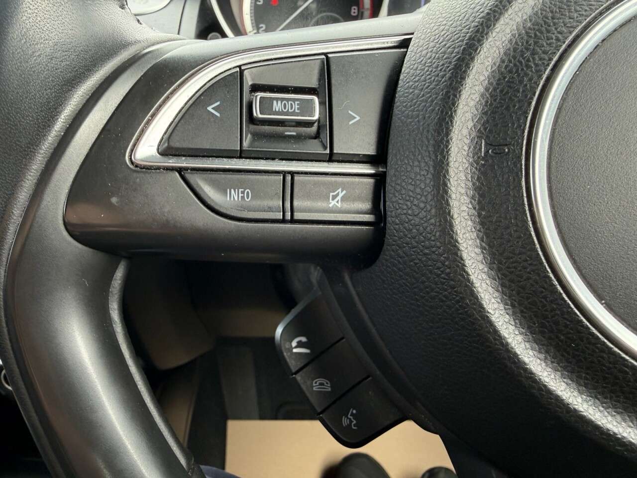 2021 SUZUKI SWIFT 2021 SUZUKI SWIFT