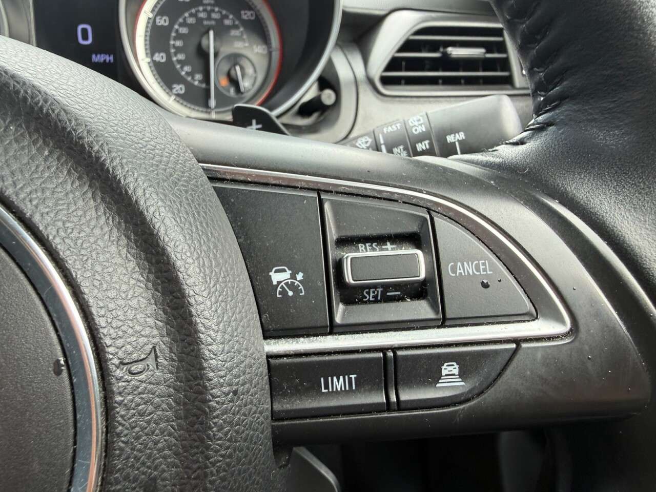 2021 SUZUKI SWIFT 2021 SUZUKI SWIFT