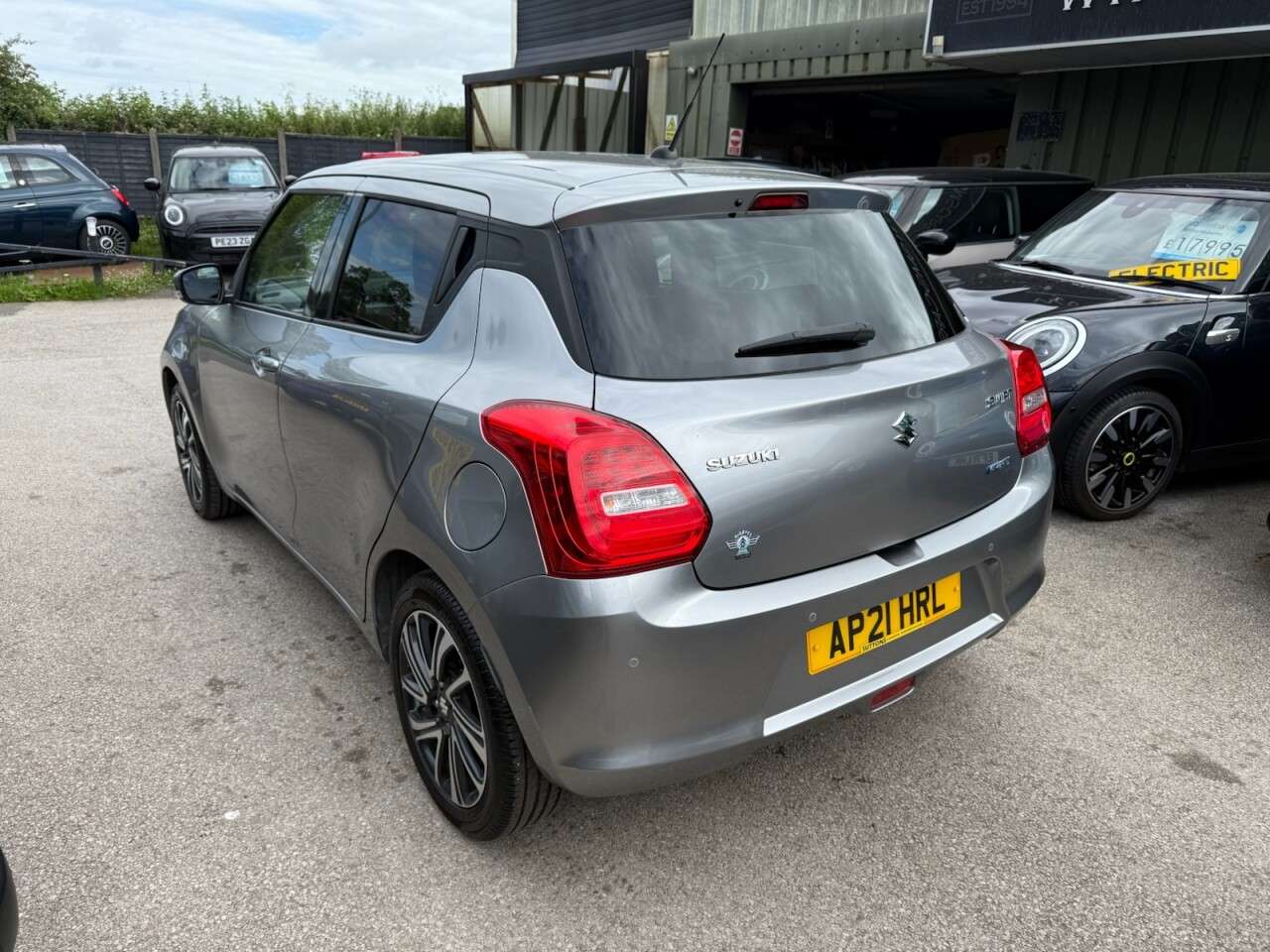 A 2021 SUZUKI SWIFT 1.2 Dualjet MHEV SZ5 Hatchback 5dr Petrol Hybrid CVT Euro 6 (s/s) (83 ps) R A 2021 SUZUKI SWIFT 1.2 Dualjet MHEV SZ5 Hatchback 5dr Petrol Hybrid CVT Euro 6 (s/s) (83 ps) R