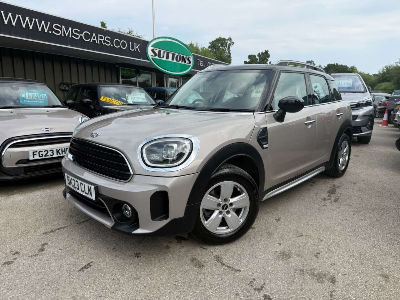 A 2023 MINI COUNTRYMAN 1.5 Cooper Classic SUV 5dr Petrol Steptronic Euro 6 (s/s) (136 ps) APPLE CA A 2023 MINI COUNTRYMAN 1.5 Cooper Classic SUV 5dr Petrol Steptronic Euro 6 (s/s) (136 ps) APPLE CA