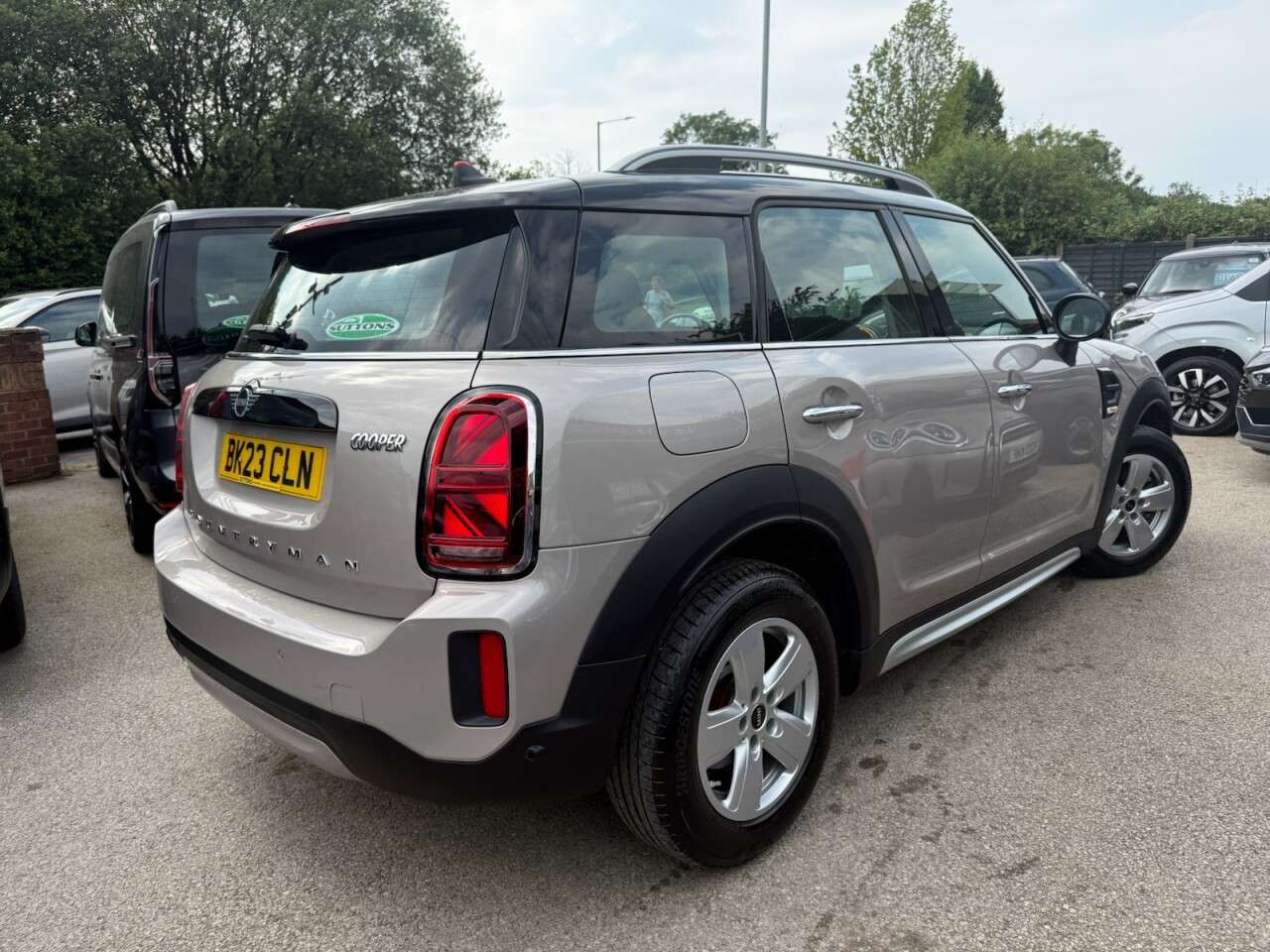 A 2023 MINI COUNTRYMAN 1.5 Cooper Classic SUV 5dr Petrol Steptronic Euro 6 (s/s) (136 ps) APPLE CA A 2023 MINI COUNTRYMAN 1.5 Cooper Classic SUV 5dr Petrol Steptronic Euro 6 (s/s) (136 ps) APPLE CA