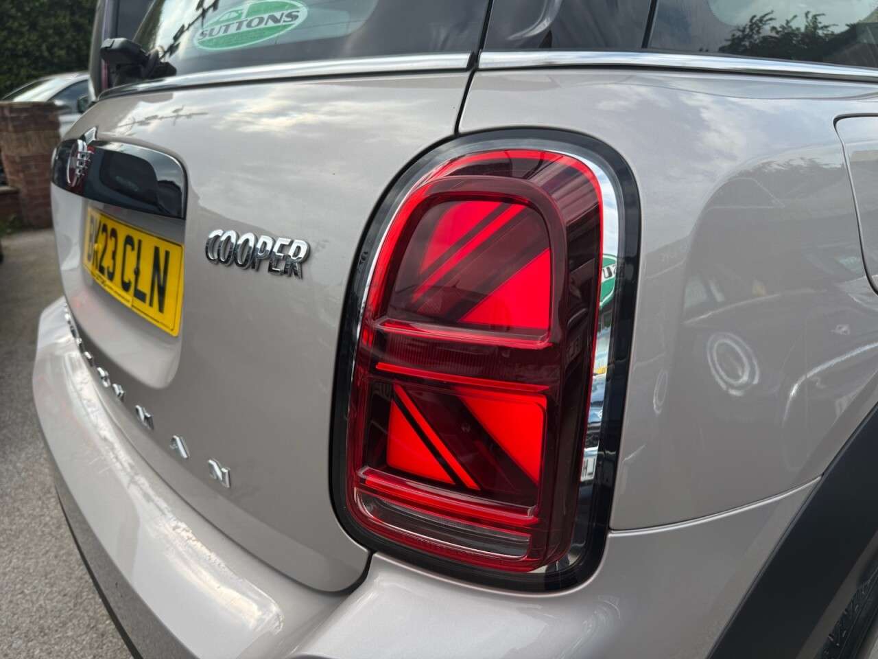 A 2023 MINI COUNTRYMAN 1.5 Cooper Classic SUV 5dr Petrol Steptronic Euro 6 (s/s) (136 ps) APPLE CA A 2023 MINI COUNTRYMAN 1.5 Cooper Classic SUV 5dr Petrol Steptronic Euro 6 (s/s) (136 ps) APPLE CA
