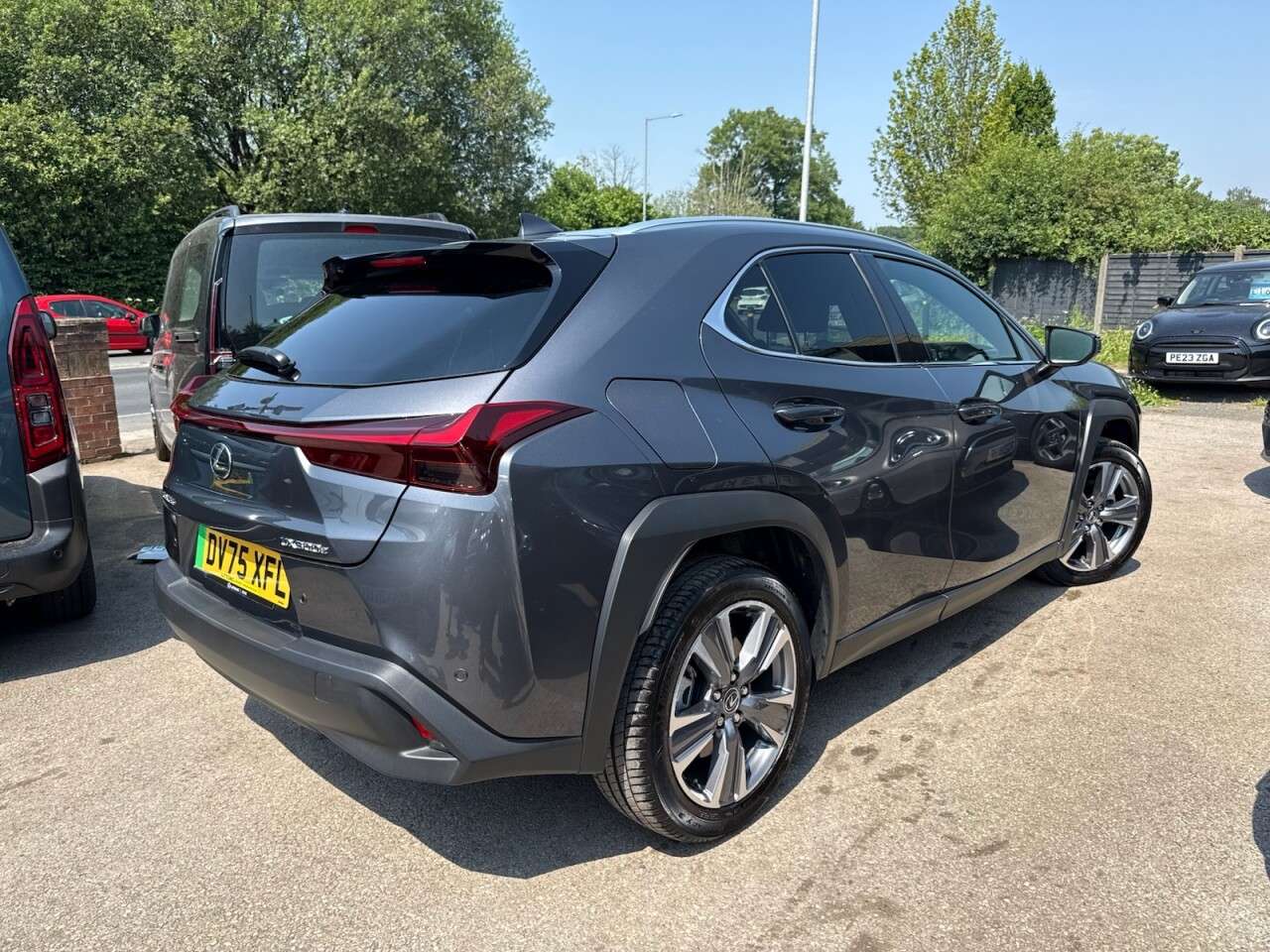 A 2025 LEXUS UX 300e 72.8kWh Premium Plus SUV 5dr Electric Auto (204 ps) APPLE CAR PLAY, RE A 2025 LEXUS UX 300e 72.8kWh Premium Plus SUV 5dr Electric Auto (204 ps) APPLE CAR PLAY, RE