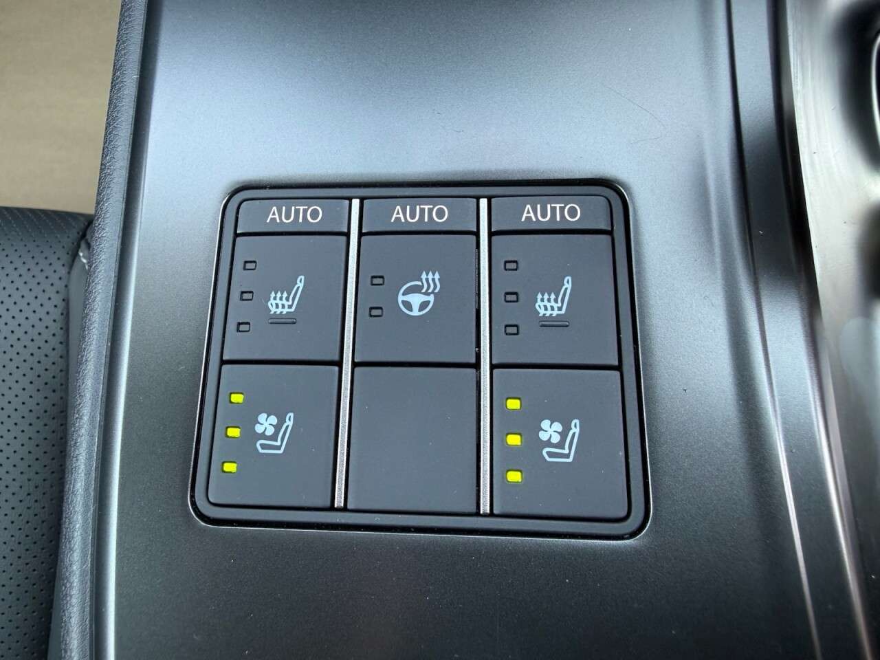 2025 LEXUS UX 2025 LEXUS UX