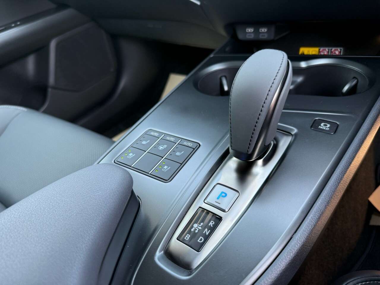 2025 LEXUS UX 2025 LEXUS UX