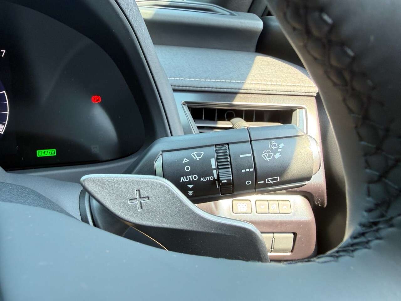2025 LEXUS UX 2025 LEXUS UX