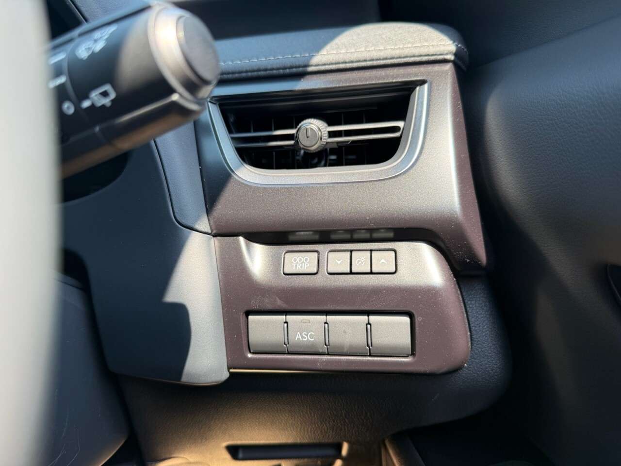 2025 LEXUS UX 2025 LEXUS UX