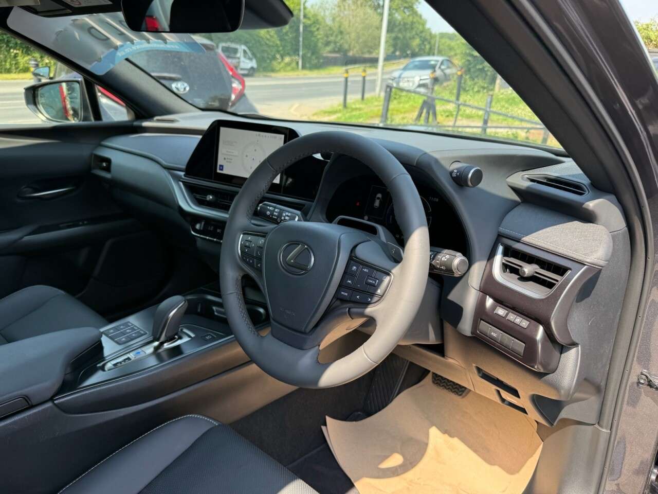 2025 LEXUS UX 2025 LEXUS UX