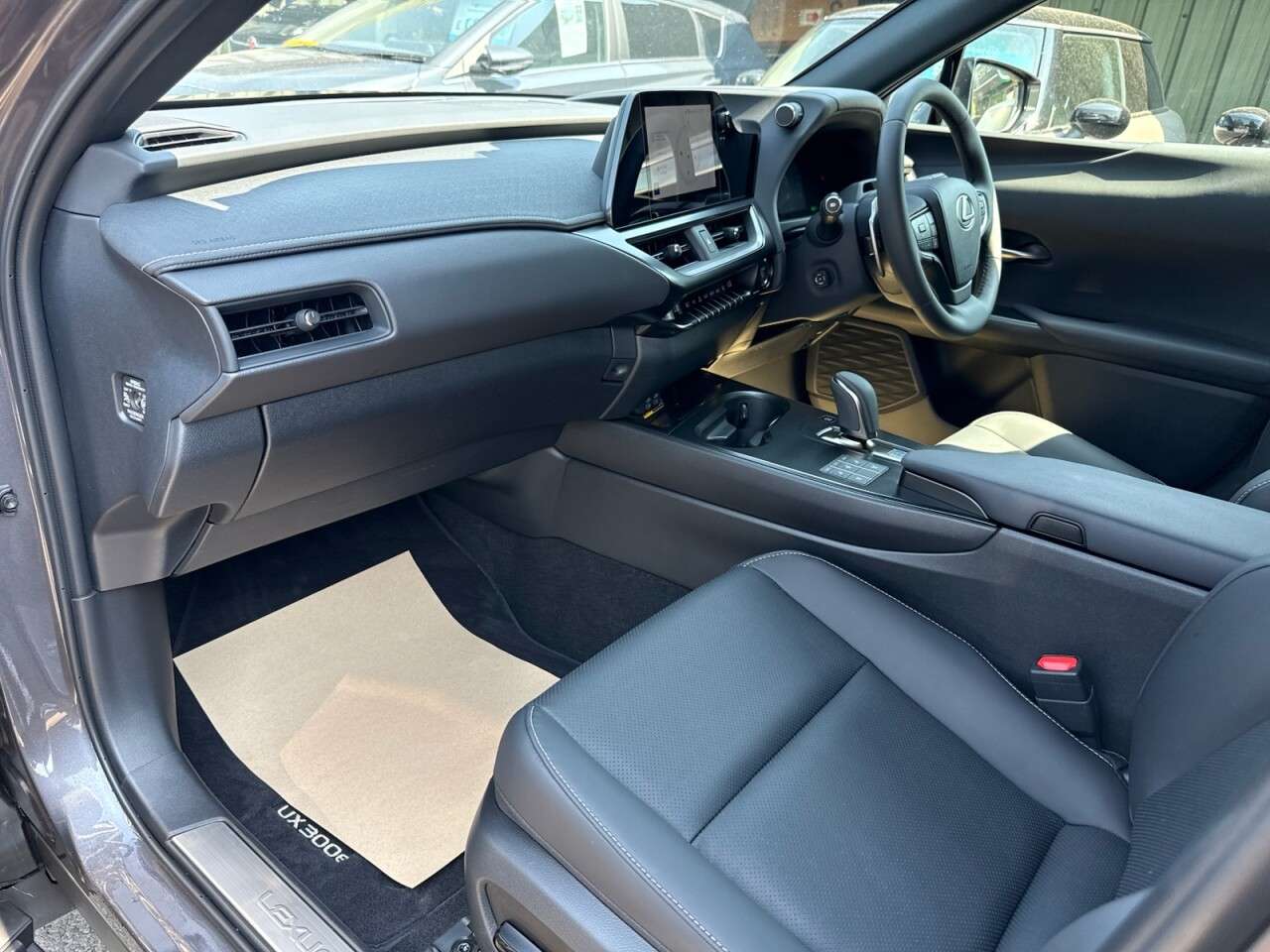 2025 LEXUS UX 2025 LEXUS UX