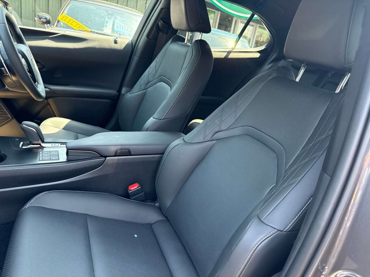 2025 LEXUS UX 2025 LEXUS UX