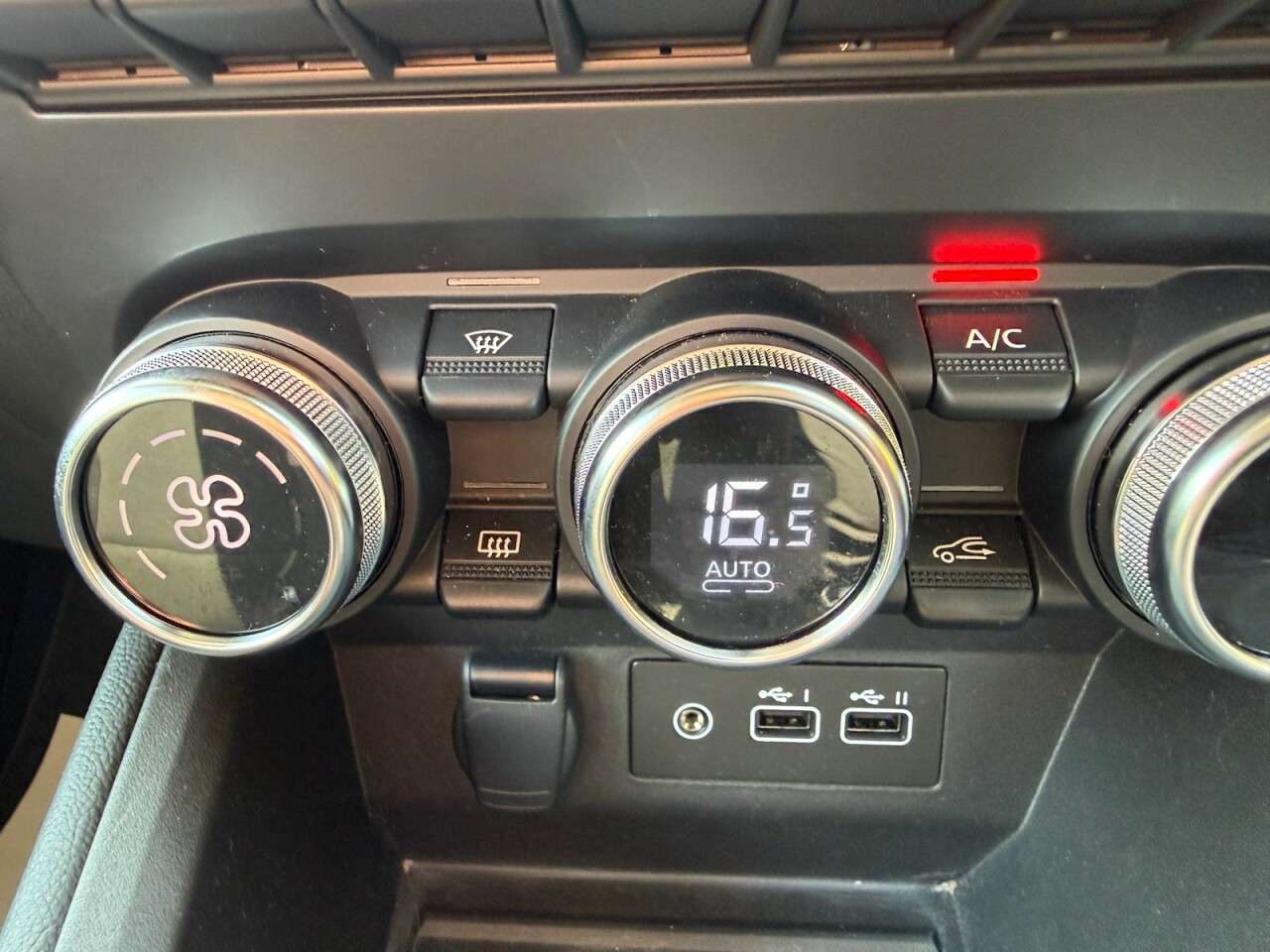 2025 RENAULT CLIO 2025 RENAULT CLIO