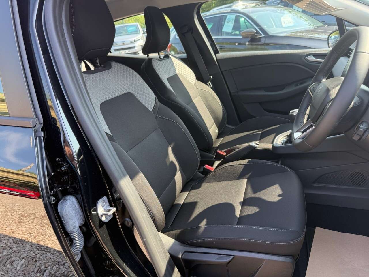 2025 RENAULT CLIO 2025 RENAULT CLIO