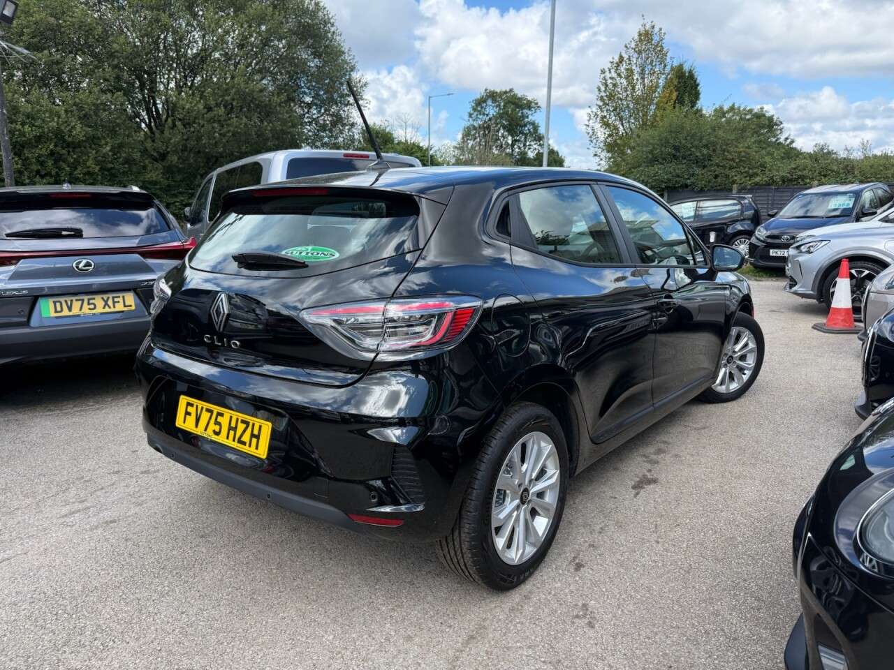 A 2025 RENAULT CLIO 1.0 TCe evolution Hatchback 5dr Petrol Manual Euro 6 (s/s) (90 ps) SAT NAV~ A 2025 RENAULT CLIO 1.0 TCe evolution Hatchback 5dr Petrol Manual Euro 6 (s/s) (90 ps) SAT NAV~