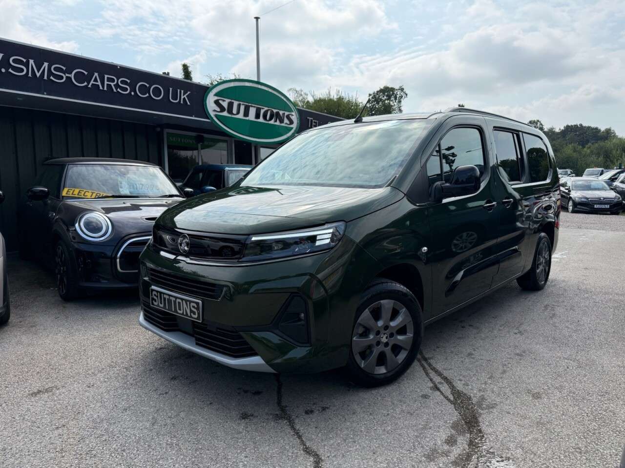 A 2025 VAUXHALL COMBO LIFE ELECTRIC 52kWh Ultimate XL MPV 5dr Electric Auto (11kW Charger) (136 ps) REVERSE CAM A 2025 VAUXHALL COMBO LIFE ELECTRIC 52kWh Ultimate XL MPV 5dr Electric Auto (11kW Charger) (136 ps) REVERSE CAM