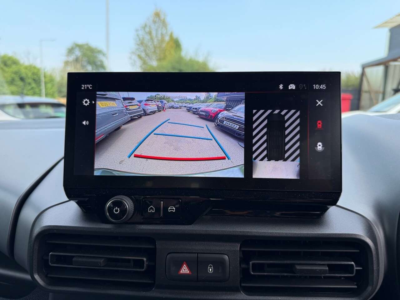 A 2025 VAUXHALL COMBO LIFE ELECTRIC 52kWh Ultimate XL MPV 5dr Electric Auto (11kW Charger) (136 ps) REVERSE CAM A 2025 VAUXHALL COMBO LIFE ELECTRIC 52kWh Ultimate XL MPV 5dr Electric Auto (11kW Charger) (136 ps) REVERSE CAM