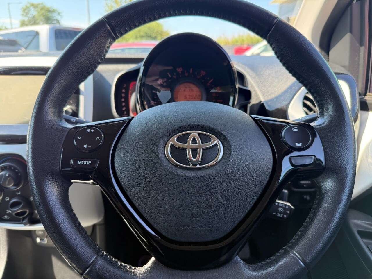 A 2016 TOYOTA AYGO 1.0 VVT-i x-pure Hatchback 5dr Petrol Manual Euro 6 (68 ps) SERVICE + 12 MO A 2016 TOYOTA AYGO 1.0 VVT-i x-pure Hatchback 5dr Petrol Manual Euro 6 (68 ps) SERVICE + 12 MO