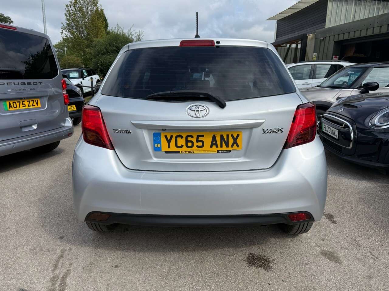 2015 TOYOTA YARIS 2015 TOYOTA YARIS