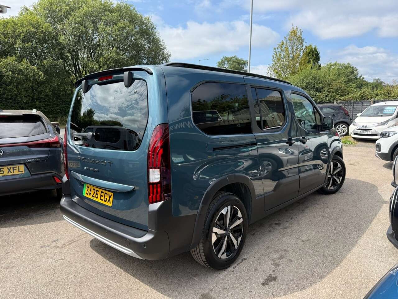 A 2026 PEUGEOT E-RIFTER 52kWh GT Long MPV 5dr Electric Auto (11kW Charger) (136 ps) MASSIVE SAVING A 2026 PEUGEOT E-RIFTER 52kWh GT Long MPV 5dr Electric Auto (11kW Charger) (136 ps) MASSIVE SAVING