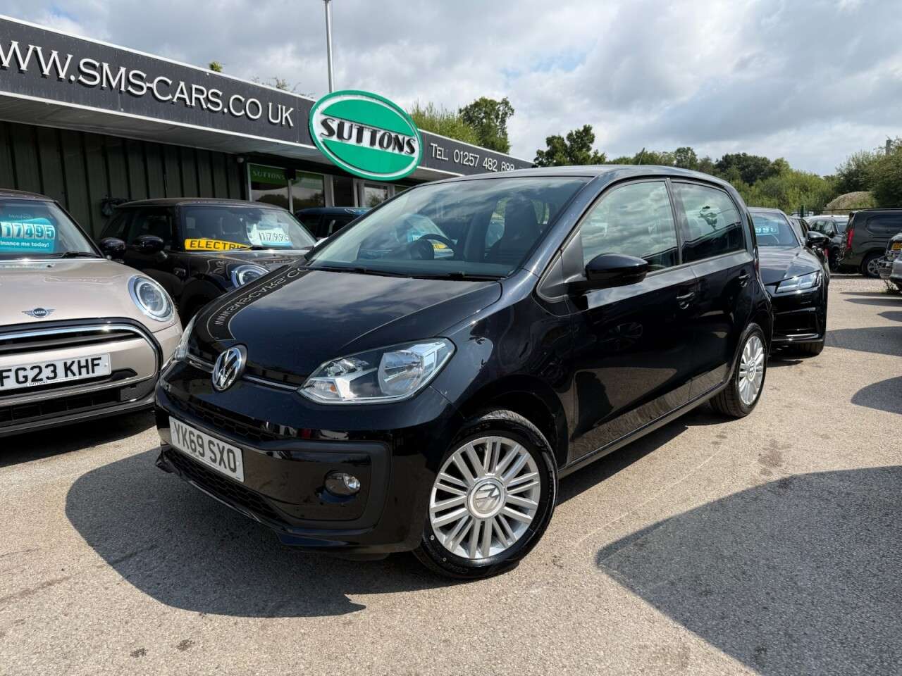 A 2019 VOLKSWAGEN UP! 1.0 Move up! Hatchback 5dr Petrol Manual Euro 6 (s/s) (60 ps) HEATED SEATS A 2019 VOLKSWAGEN UP! 1.0 Move up! Hatchback 5dr Petrol Manual Euro 6 (s/s) (60 ps) HEATED SEATS