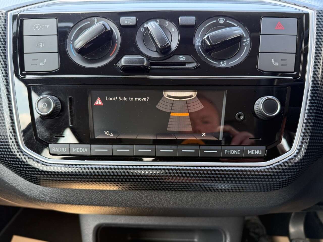 A 2019 VOLKSWAGEN UP! 1.0 Move up! Hatchback 5dr Petrol Manual Euro 6 (s/s) (60 ps) HEATED SEATS A 2019 VOLKSWAGEN UP! 1.0 Move up! Hatchback 5dr Petrol Manual Euro 6 (s/s) (60 ps) HEATED SEATS