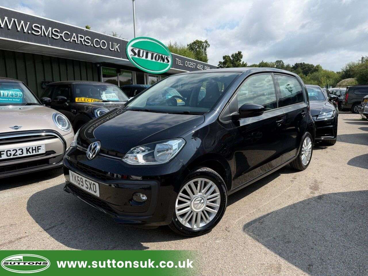 A 2019 VOLKSWAGEN UP! 1.0 Move up! Hatchback 5dr Petrol Manual Euro 6 (s/s) (60 ps) HEATED SEATS A 2019 VOLKSWAGEN UP! 1.0 Move up! Hatchback 5dr Petrol Manual Euro 6 (s/s) (60 ps) HEATED SEATS