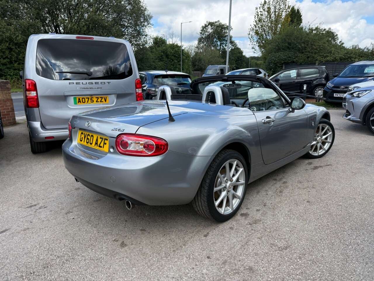 A 2010 MAZDA MX-5 2.0i Miyako Roadster 2dr Petrol Manual Euro 4 (160 ps) ELECTRIC HARD TOP RO A 2010 MAZDA MX-5 2.0i Miyako Roadster 2dr Petrol Manual Euro 4 (160 ps) ELECTRIC HARD TOP RO