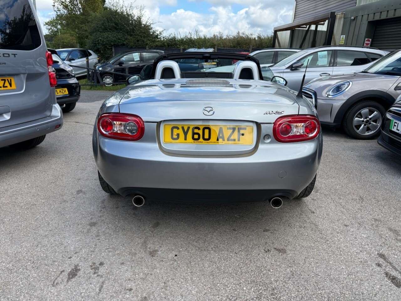 2010 MAZDA MX-5 2010 MAZDA MX-5