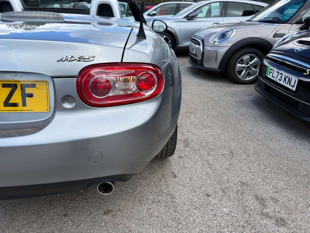 2010 MAZDA MX-5 2010 MAZDA MX-5