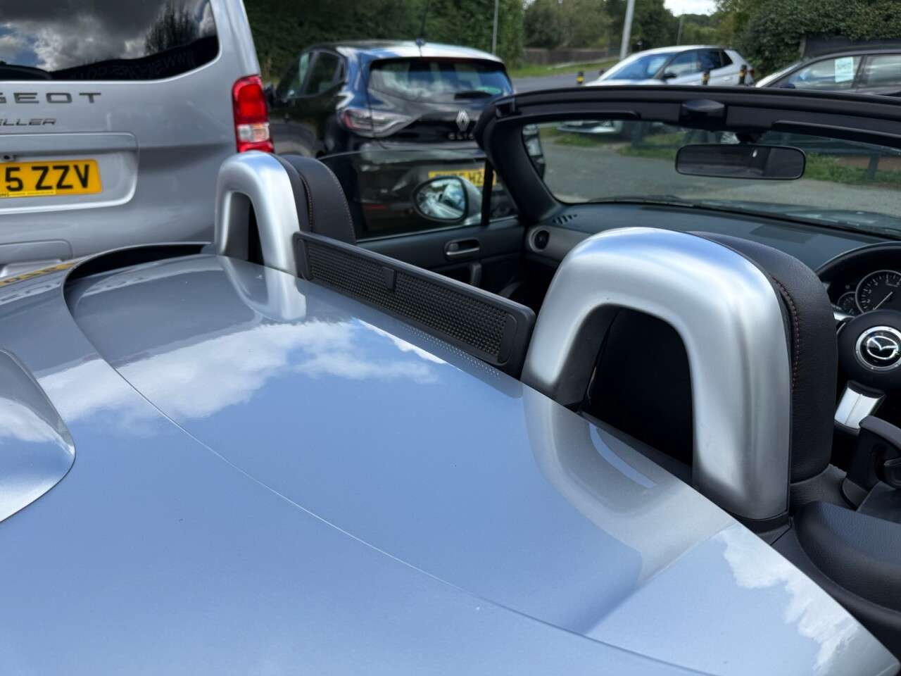 2010 MAZDA MX-5 2010 MAZDA MX-5