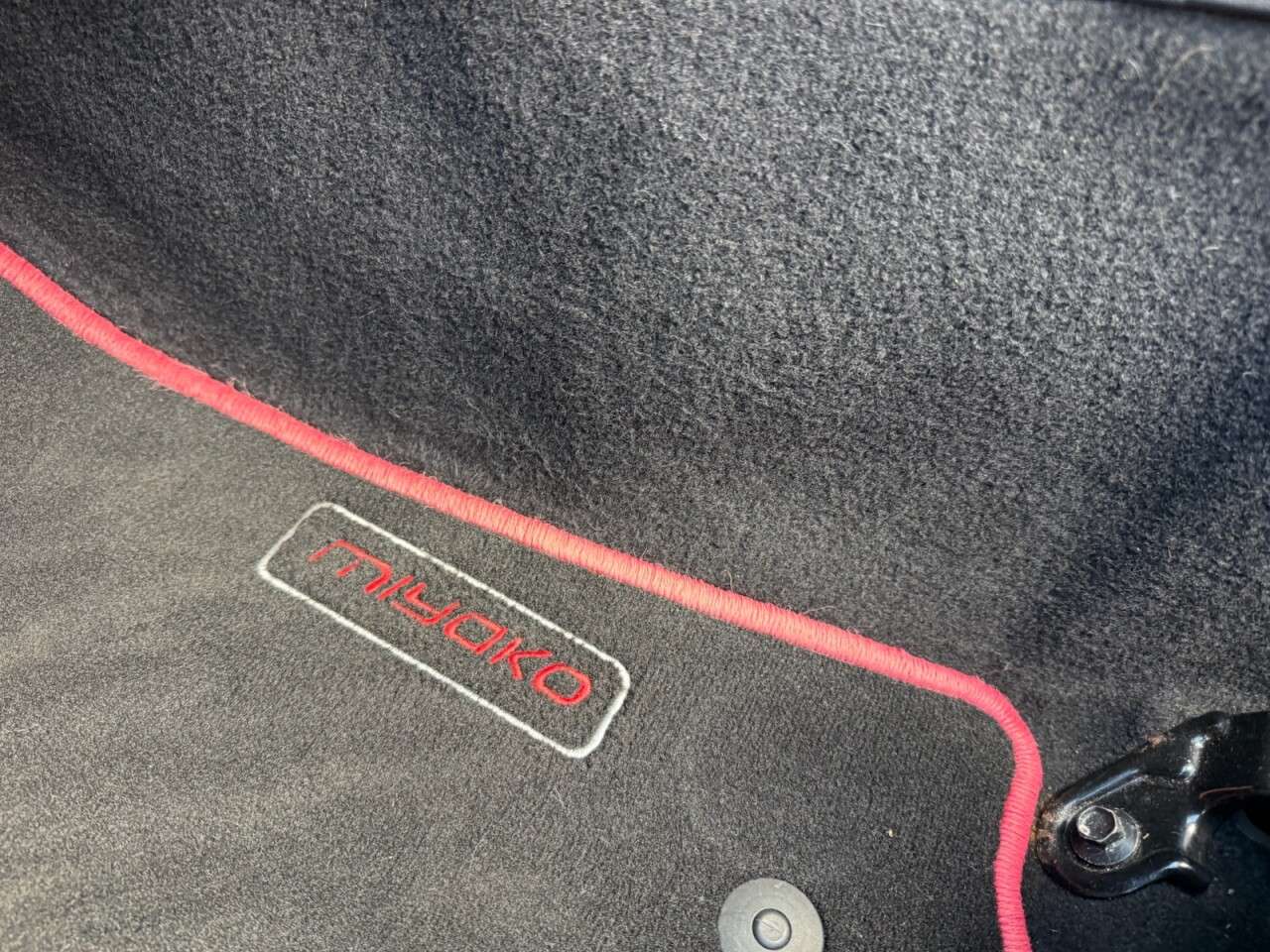 2010 MAZDA MX-5 2010 MAZDA MX-5