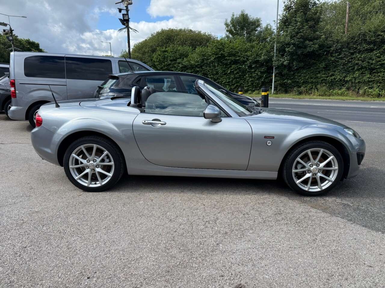 2010 MAZDA MX-5 2010 MAZDA MX-5