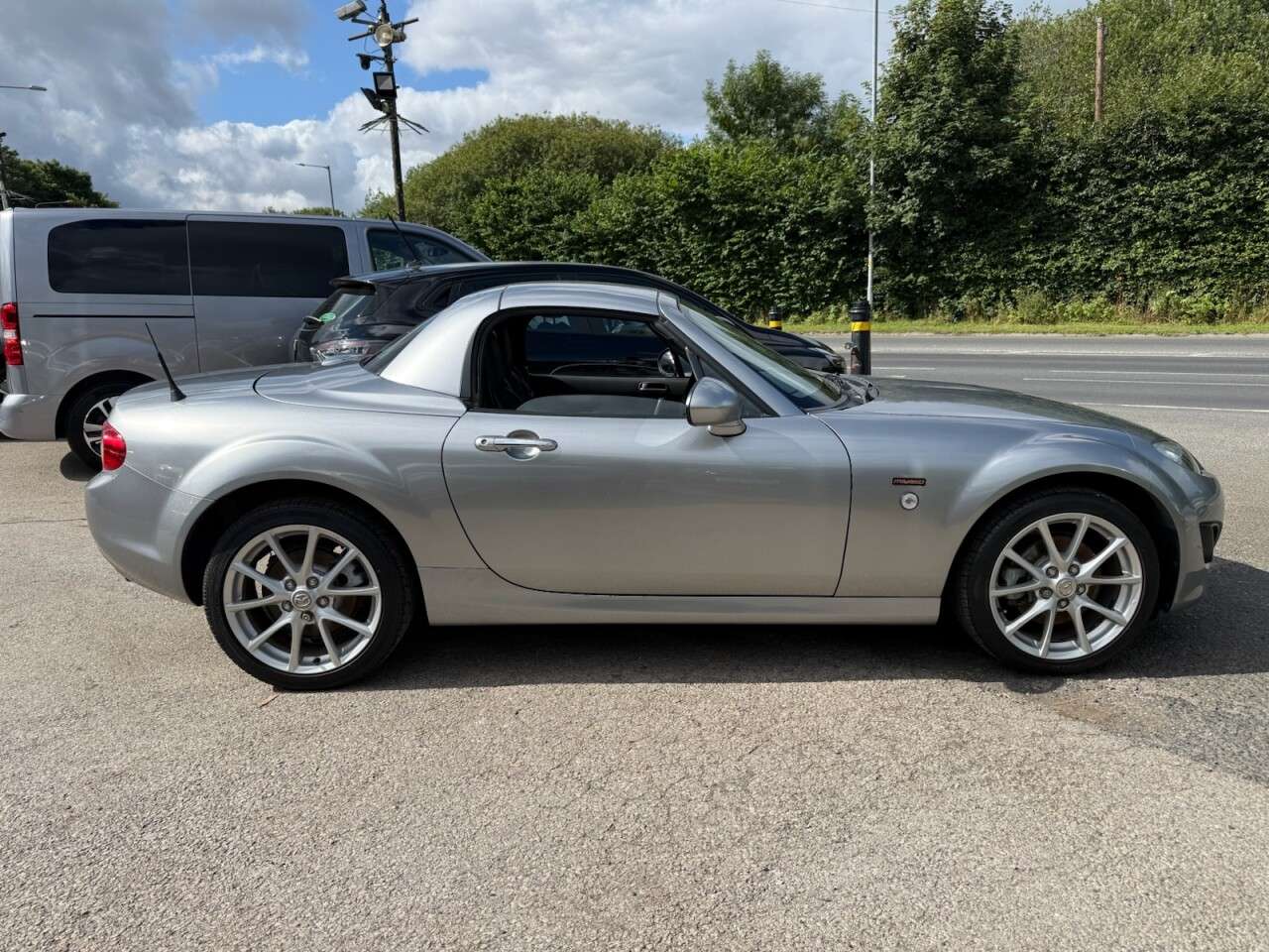 2010 MAZDA MX-5 2010 MAZDA MX-5