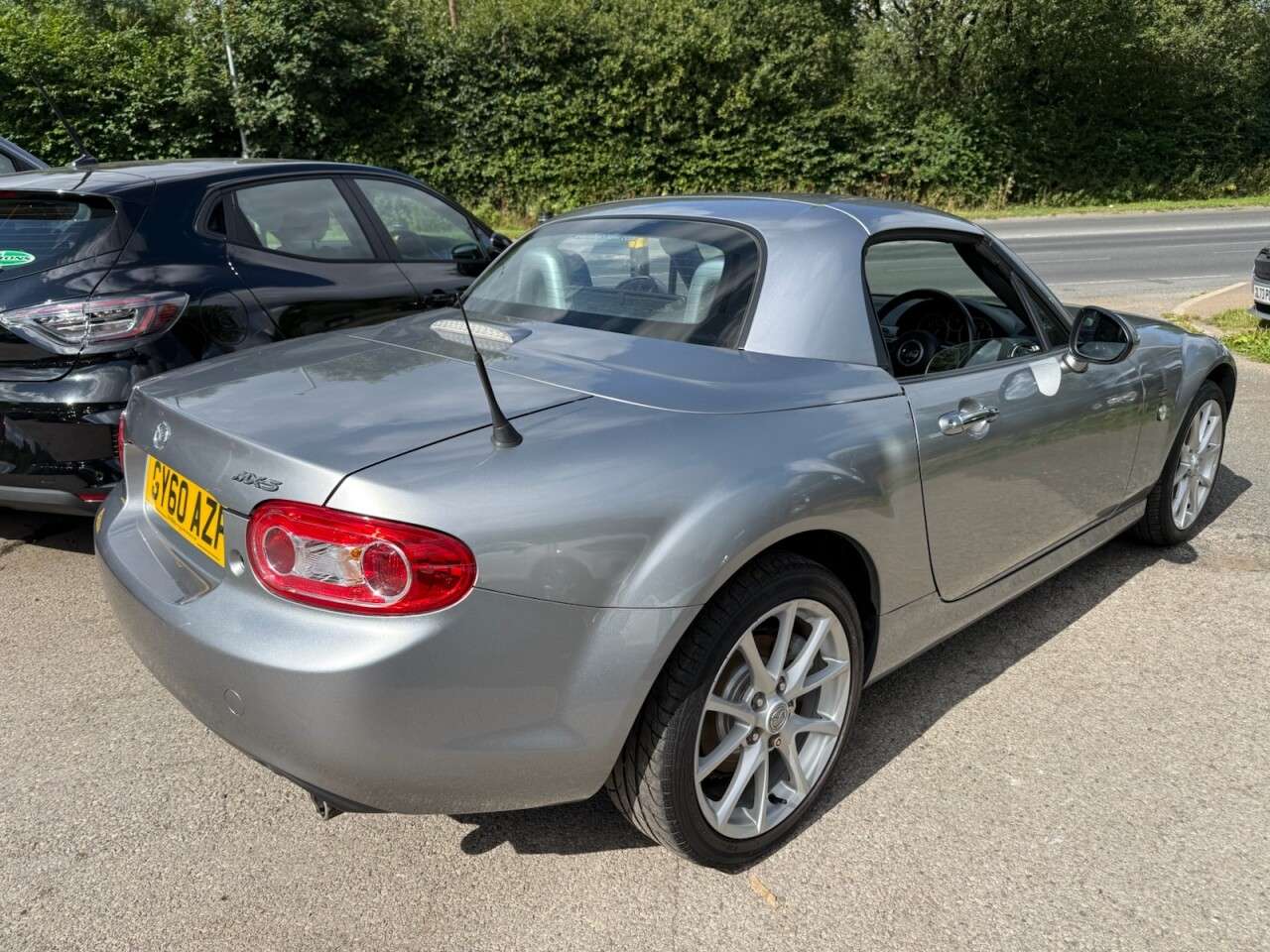 2010 MAZDA MX-5 2010 MAZDA MX-5