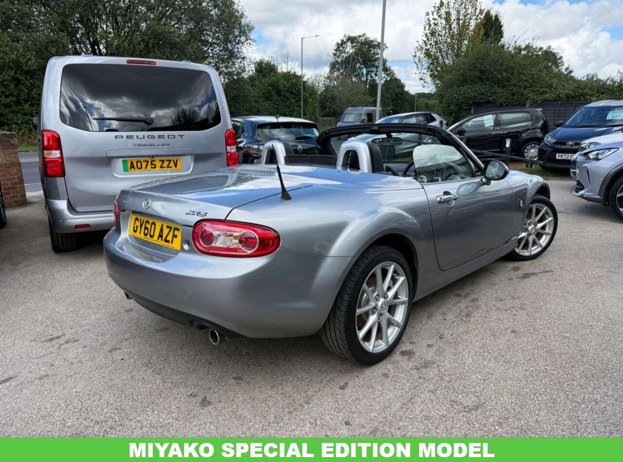 A 2010 MAZDA MX-5 2.0i Miyako Roadster 2dr Petrol Manual Euro 4 (160 ps) ELECTRIC HARD TOP RO A 2010 MAZDA MX-5 2.0i Miyako Roadster 2dr Petrol Manual Euro 4 (160 ps) ELECTRIC HARD TOP RO