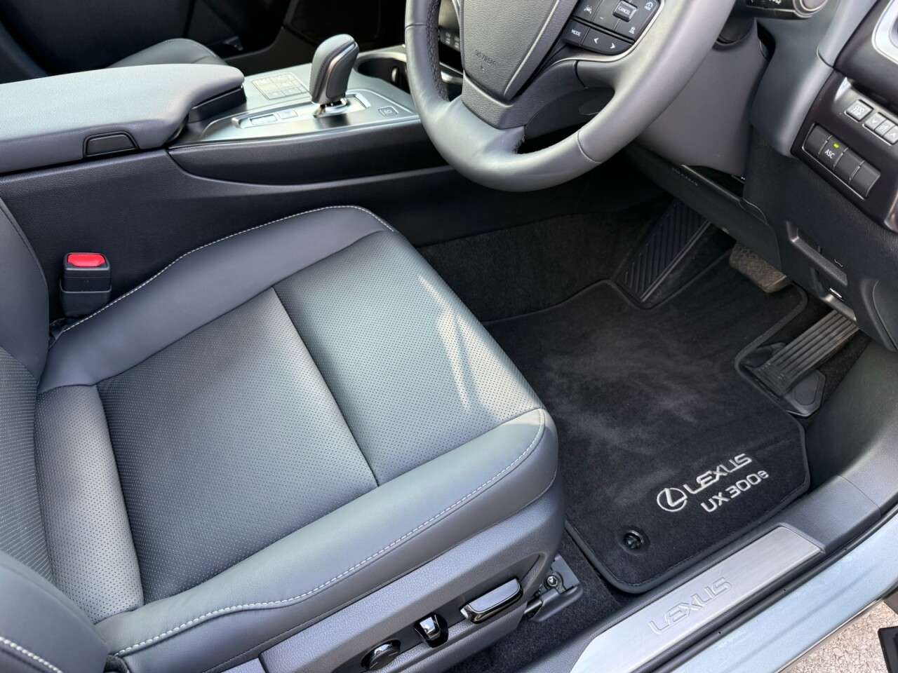 2026 LEXUS UX 2026 LEXUS UX