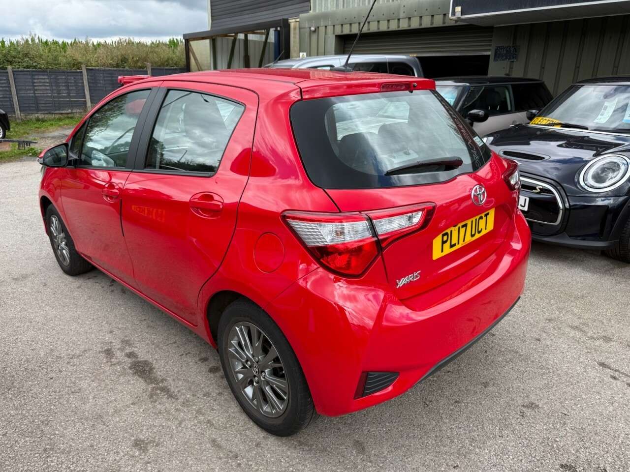 2017 TOYOTA YARIS 2017 TOYOTA YARIS