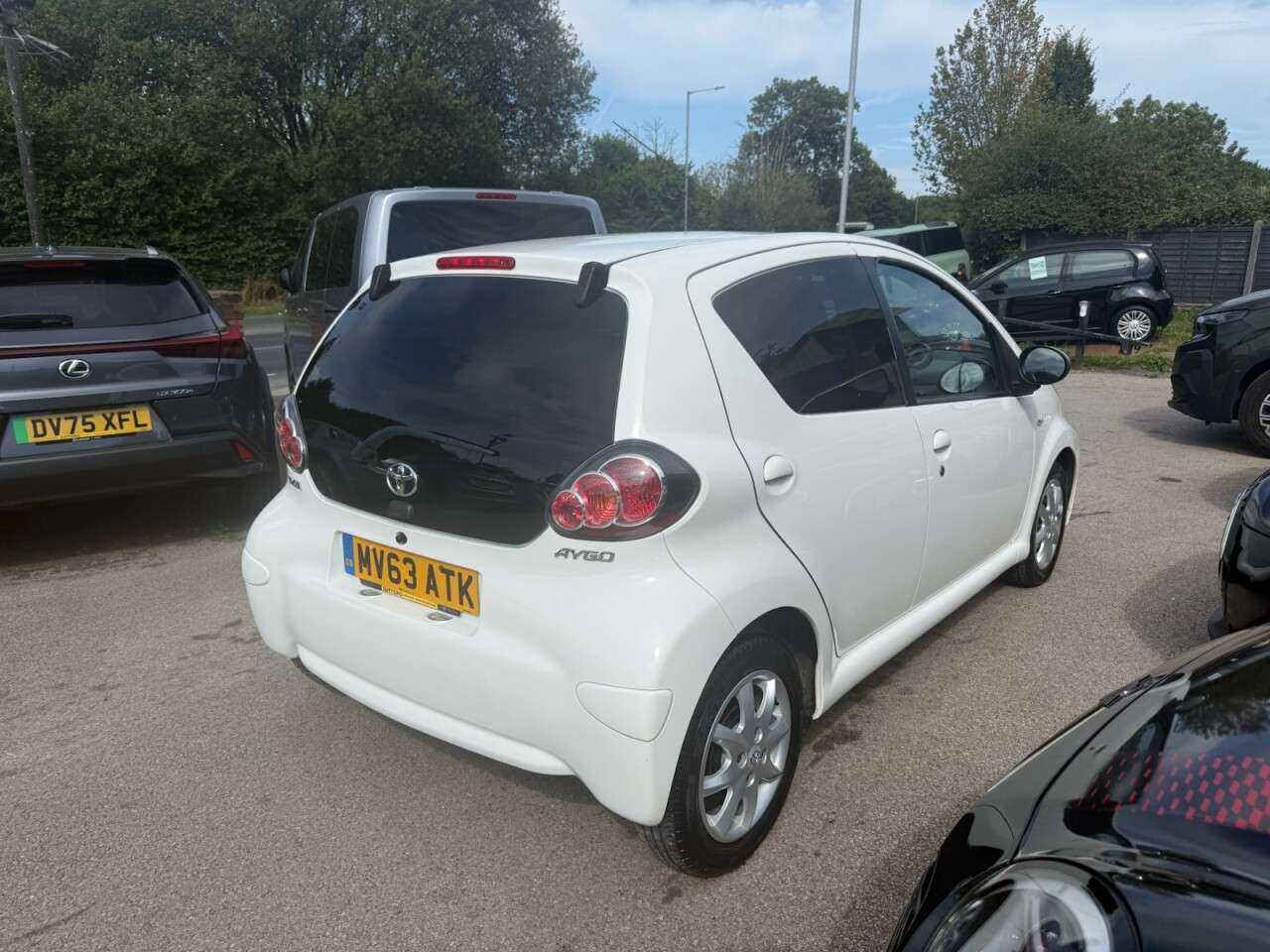 A 2013 TOYOTA AYGO 1.0 VVT-i Mode Hatchback 5dr Petrol Manual Euro 5 (68 ps) £20 TAX & SERVICE A 2013 TOYOTA AYGO 1.0 VVT-i Mode Hatchback 5dr Petrol Manual Euro 5 (68 ps) £20 TAX & SERVICE