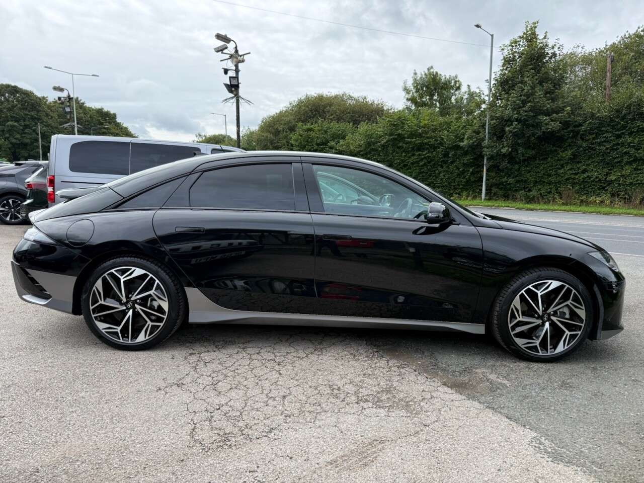 A 2023 HYUNDAI IONIQ 6 77.4kWh Premium Saloon 4dr Electric Auto (228 ps) **FIRST REGISTERED 04/11/ A 2023 HYUNDAI IONIQ 6 77.4kWh Premium Saloon 4dr Electric Auto (228 ps) **FIRST REGISTERED 04/11/