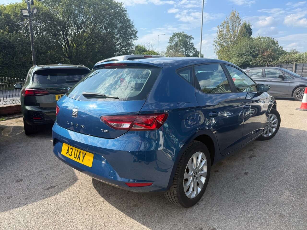 A 2015 SEAT LEON 1.2 TSI SE Hatchback 5dr Petrol Manual Euro 6 (s/s) (110 ps) A 2015 SEAT LEON 1.2 TSI SE Hatchback 5dr Petrol Manual Euro 6 (s/s) (110 ps)