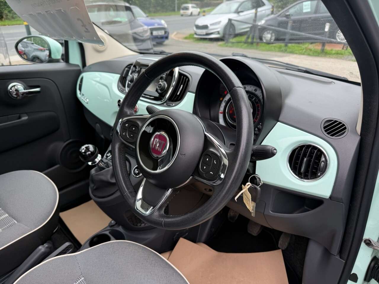 2017 FIAT 500 2017 FIAT 500
