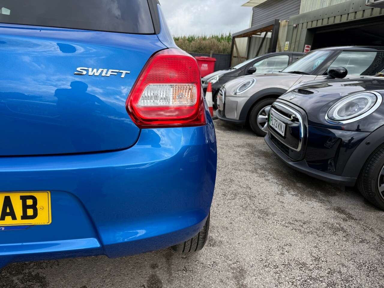 2017 SUZUKI SWIFT 2017 SUZUKI SWIFT
